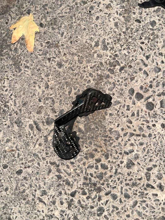Twitter r10 carbon