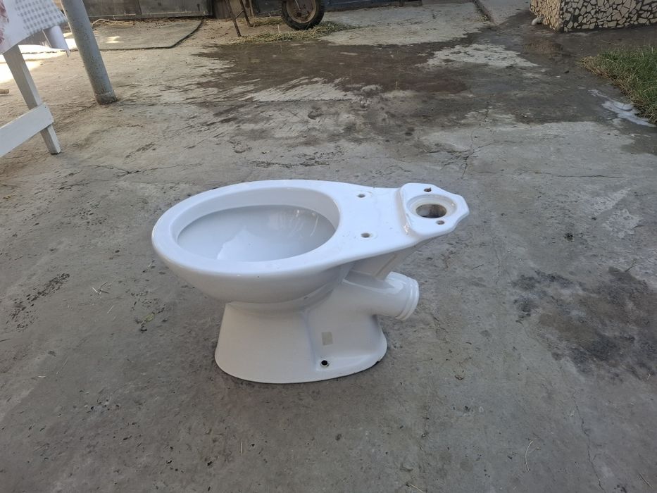 Унитаз. Бу таза. Жарылмаган