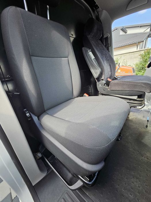 Scaun față dreapta pentru VW T5 / T6 / T6.1 (2019).