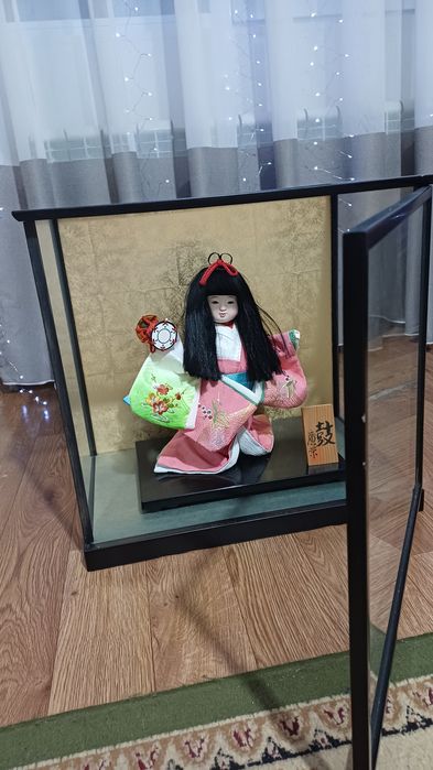 Сувенирная японская кукла!
