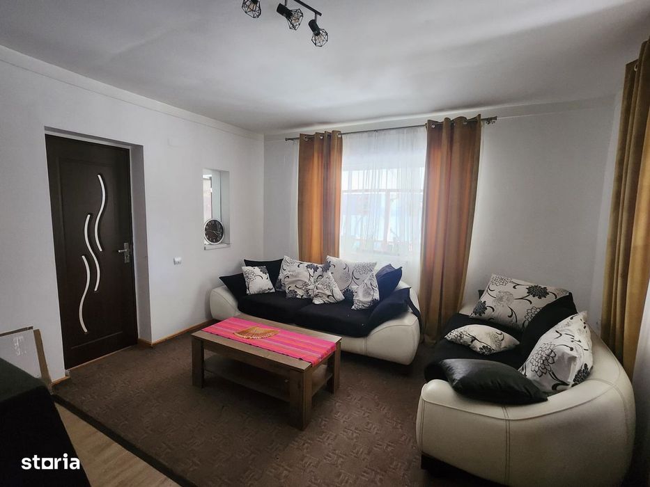 Casa in Dumbrava la E85 plus Spatiu Comercial