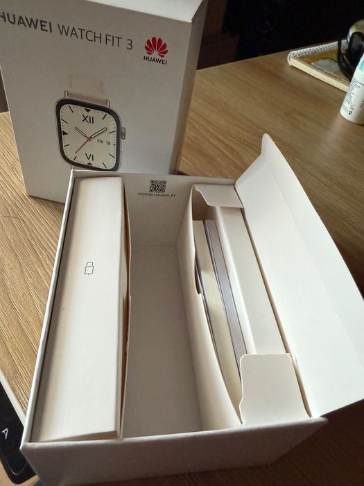 Смарт часовник Huawiei Watch Fit 3