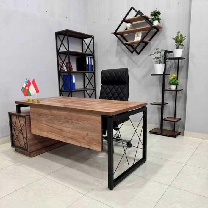 Стол в стиле лофт