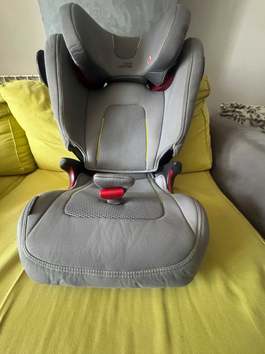 Изключително запазено детско столче за кола Britax Römer KidFix III S