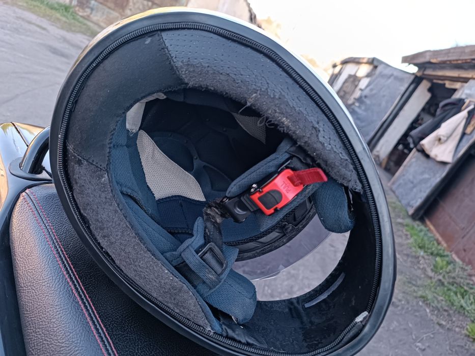 Продам мотошлем  с аэрографией