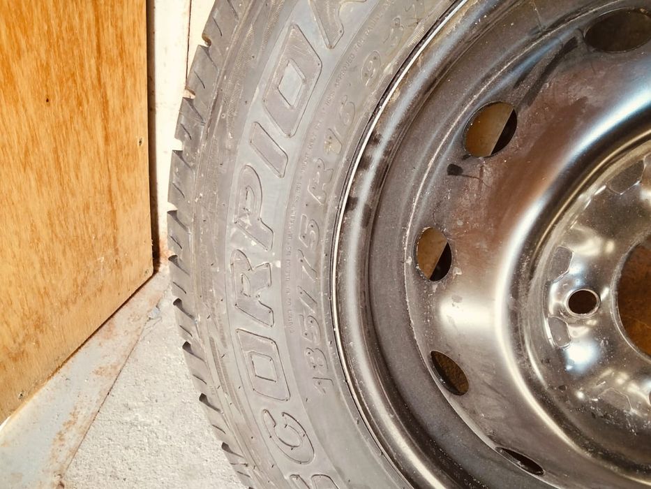 Продам колеса шины