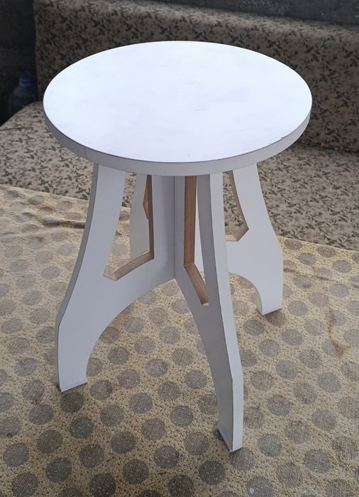 Столик и четыре стульчика