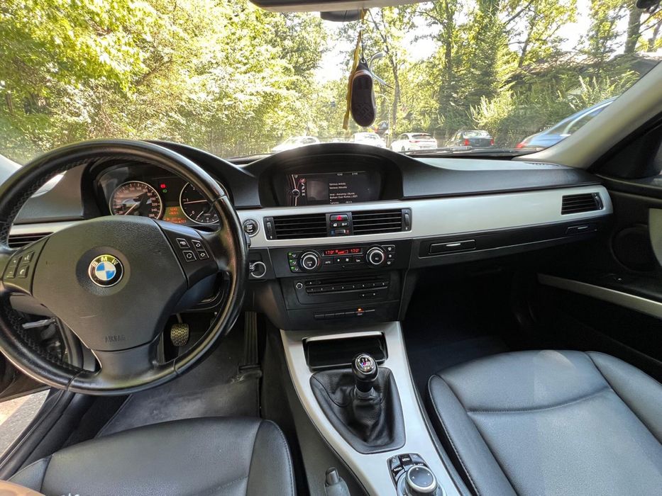 BMW 3 Series 2011 — imagine 5