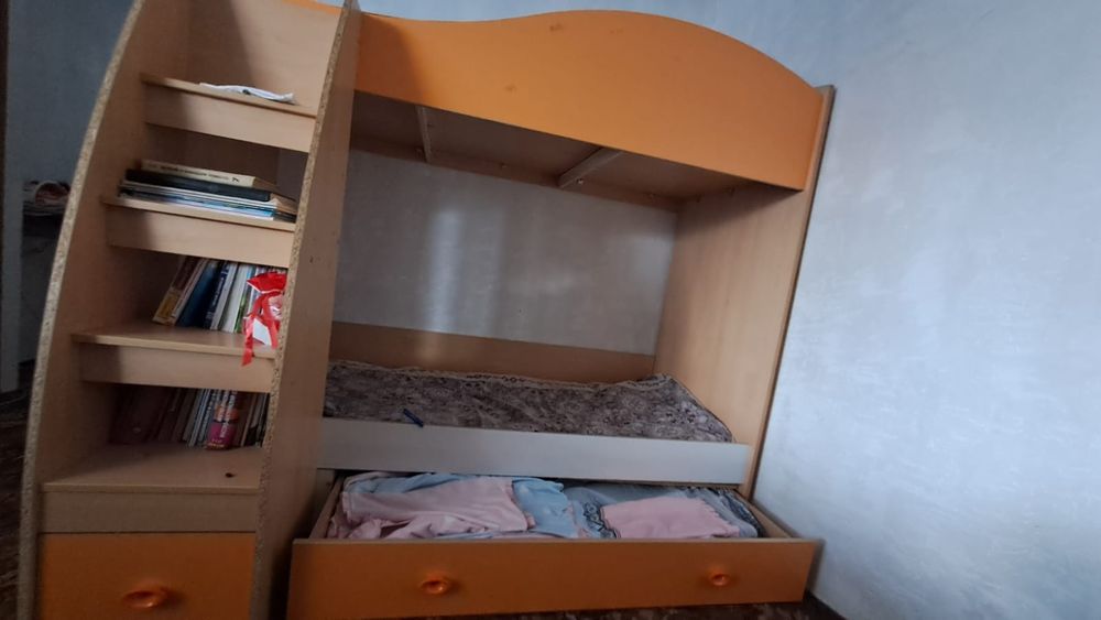 Детская двухярусная кровать