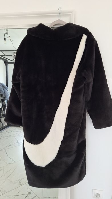 Дамско палто Nike Fur XS