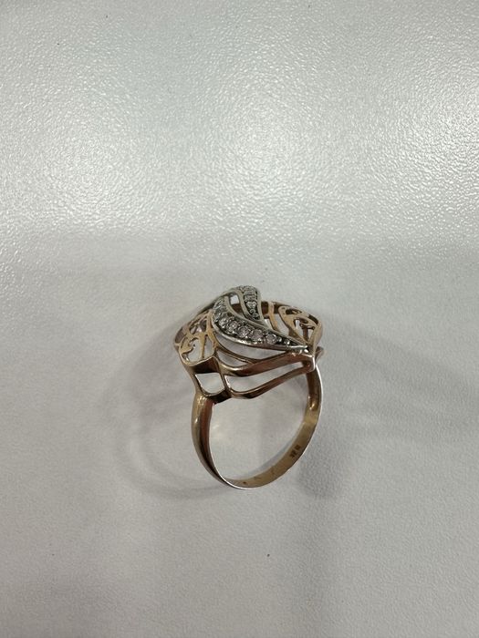 Продам зоолотое кольцо ручная работа