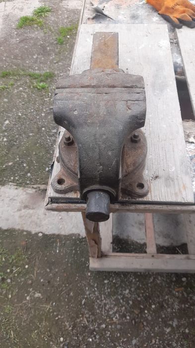 Тиски советский  срочно сатылады