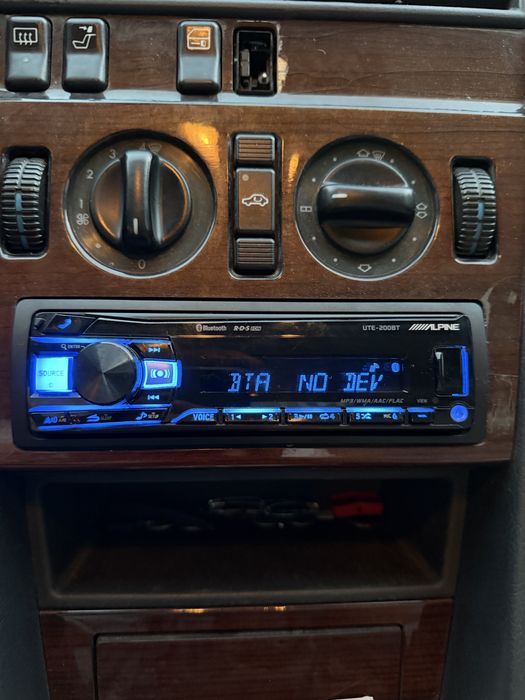 Alpine UTE-200BT