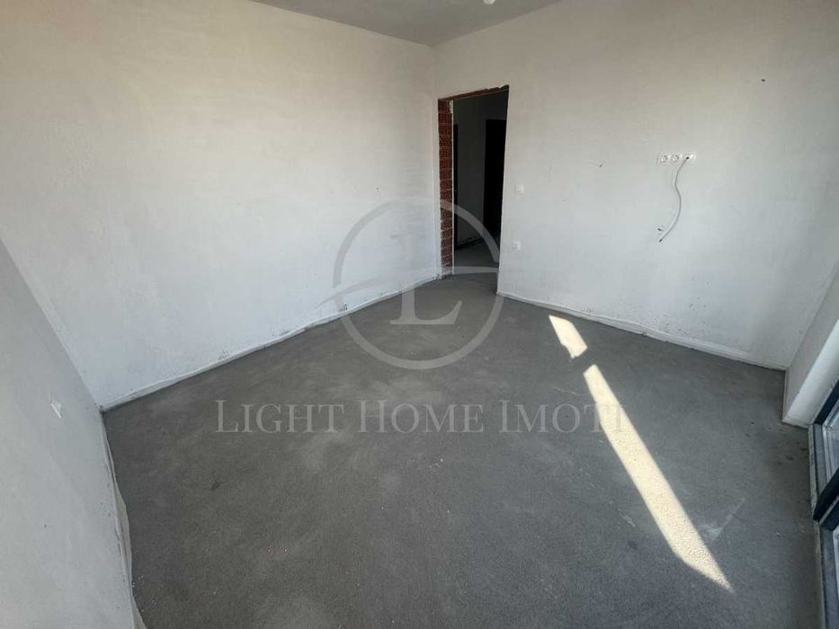 Продава се Тристаен апартамент в с. Белащица, Област Пловдив - 108 кв.м за 1400 €/кв.м - Снимка #2