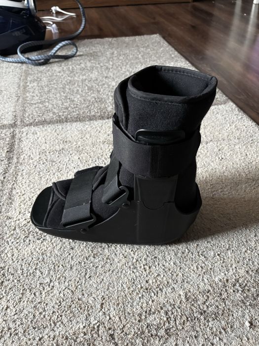 Orteza glezna si tibie cu pompa