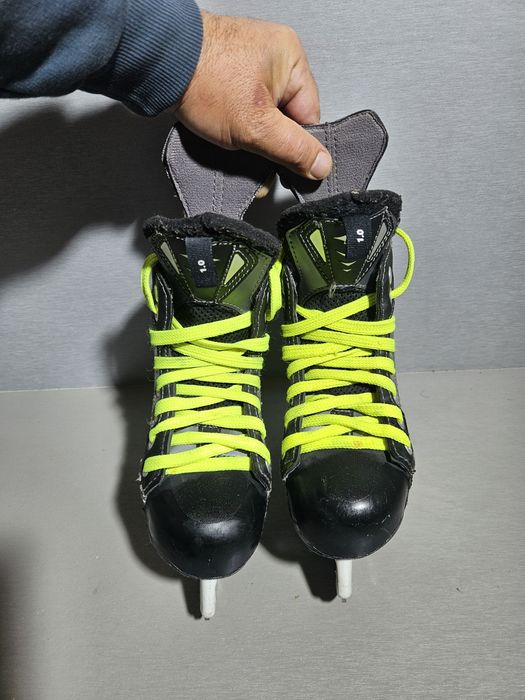 Patine 3025 hochei hockey Easton EQ 2   marime  33  ( 21,5   cm lungime interioara).
