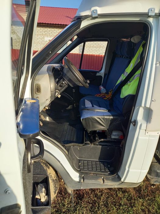 Продаю бортовую Газель