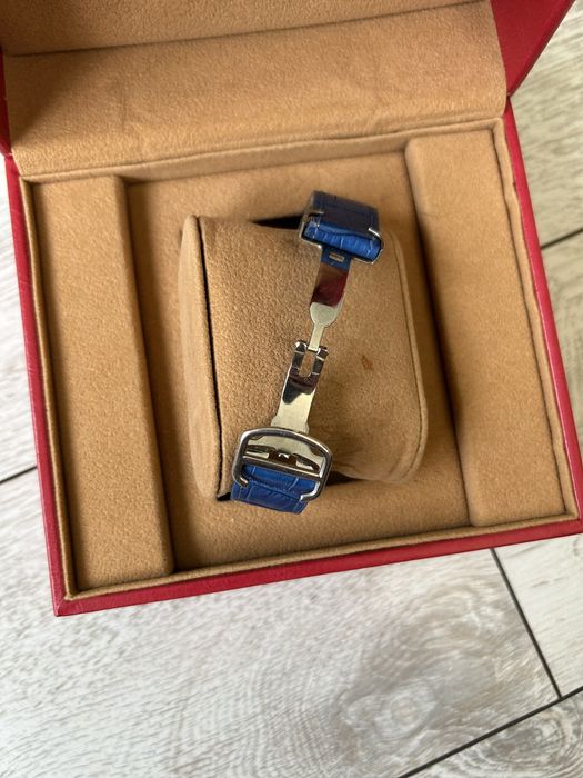 Продам часы Cartier