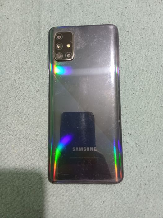 Samsung Galaxy A71 cu stcla sparta. Placa este ok