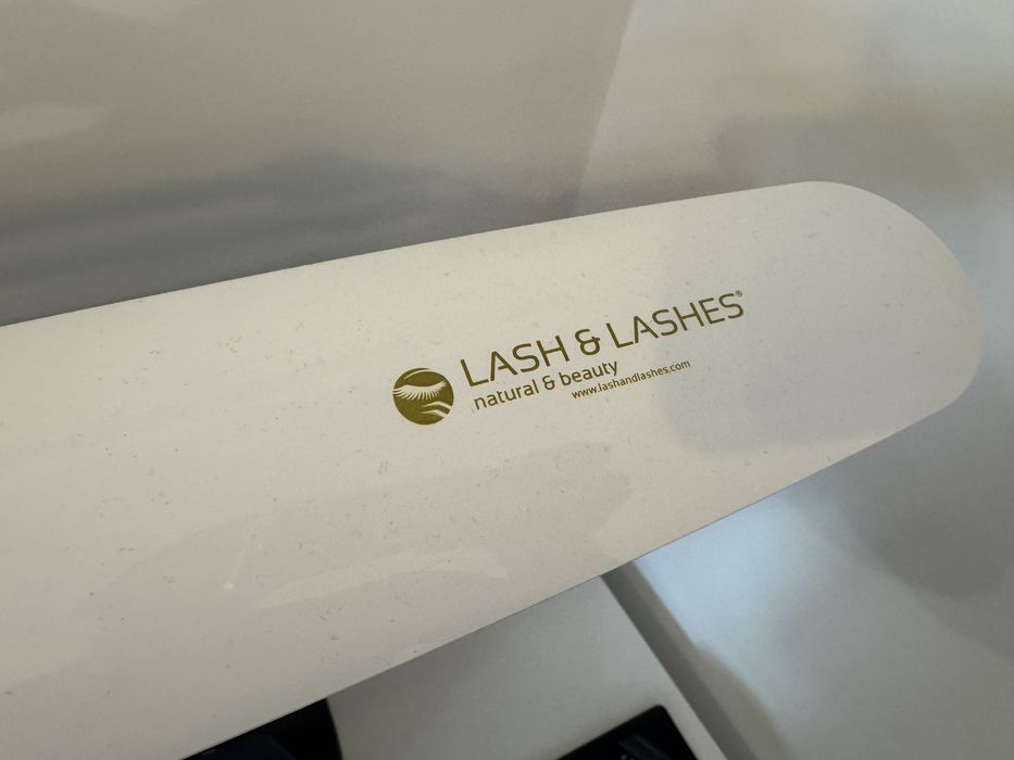Lampă profesională LED cu braț articulat – Lash & Lashes