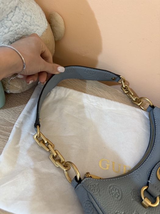 Guess дамска чанта