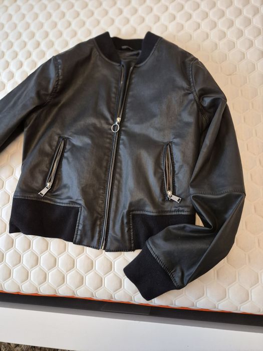 Geaca dama  Guess marimea L