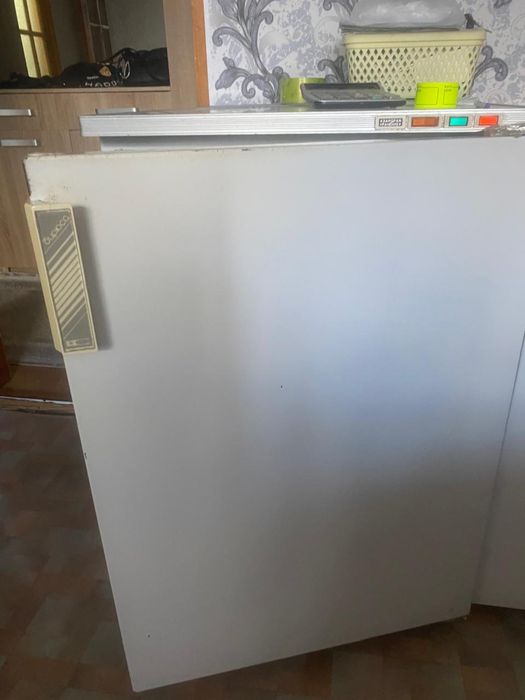 Продам морозильник бирюса за 25000