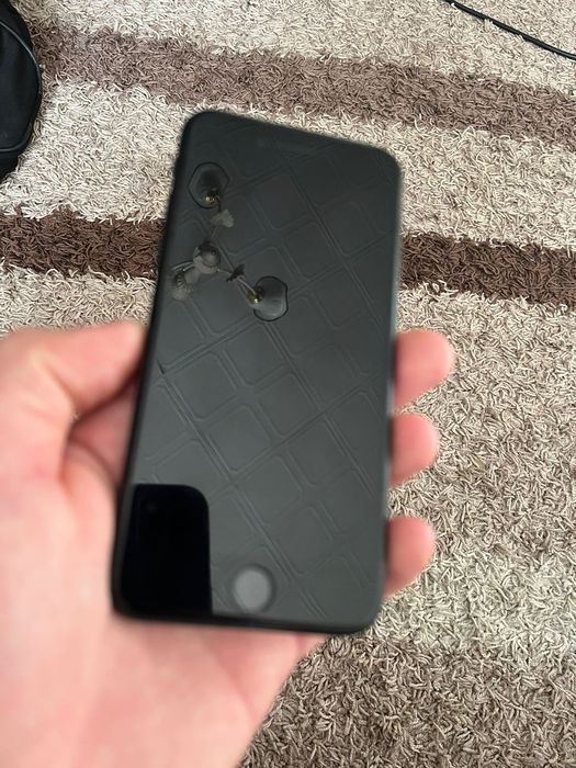 Срочно продам айфон se