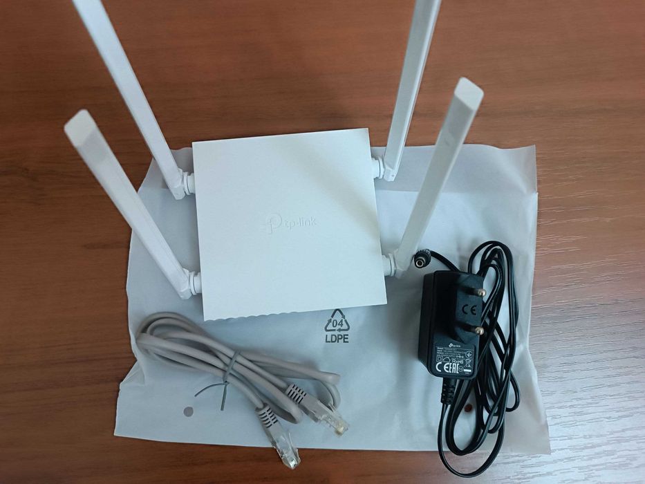 Продам не дорого Роутер tp-link C24               .