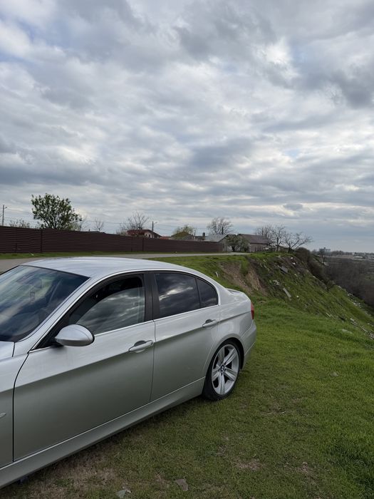 BMW E90 3.0i automat 2008