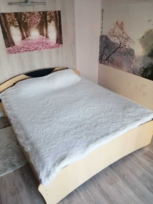 Продам покрывало "травка" б/у на 1,5 или 2х спальн.кровать, 1.8смХ2м