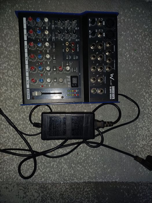 Vând boxe,stație si mixer