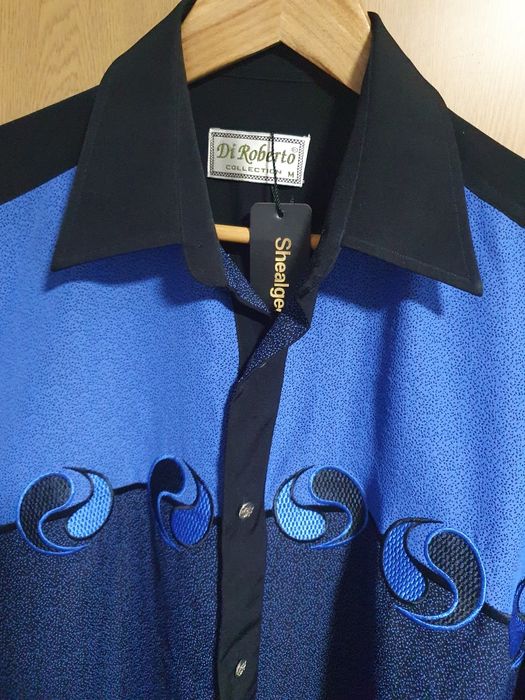 Camasa  foart frumoasa si eleganta