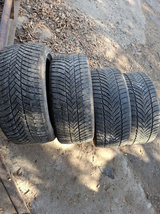Продам шины 255/40/19