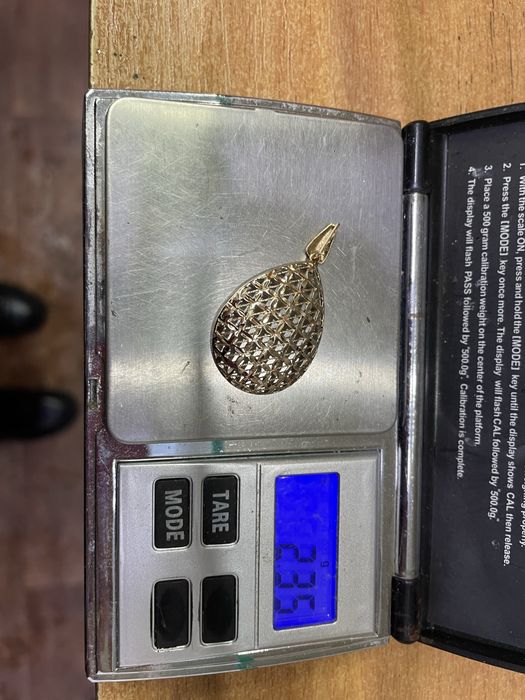 Продам срочно золотые изделие