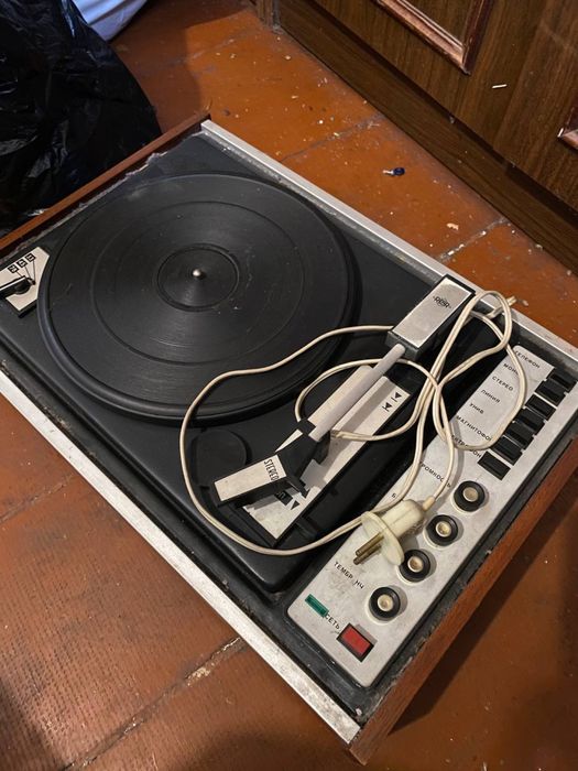 Продам проигрыватель