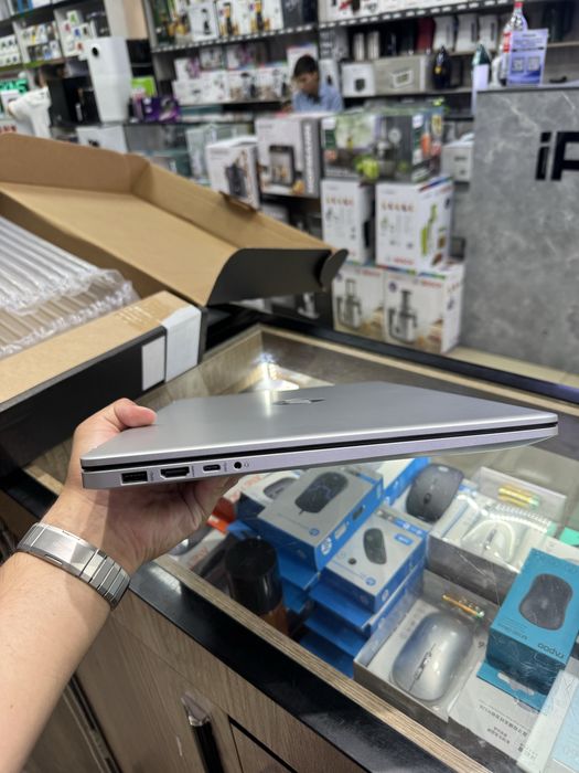 HP 17-cn3068cl FHD+ IPS Intel Core i5-1334U 8GB DDR4 512GB SSD America