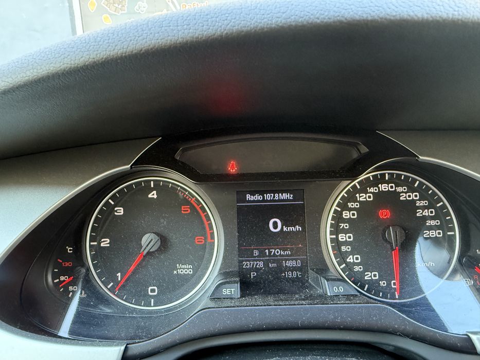 VAND AUDI A4 b8 in stare foarte buna