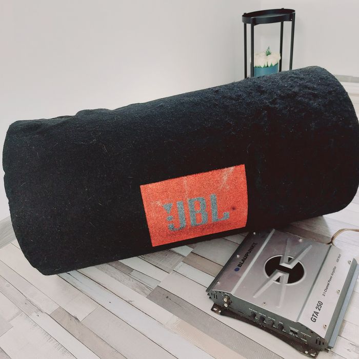 Subwoofer JBL+Amplificator Blaupunkt GTA250
