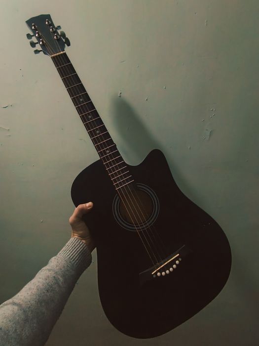 Gitara yangi olmoqchi bo'lgan uchun