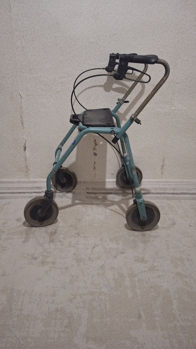 Ходунок для взрослых ролатор