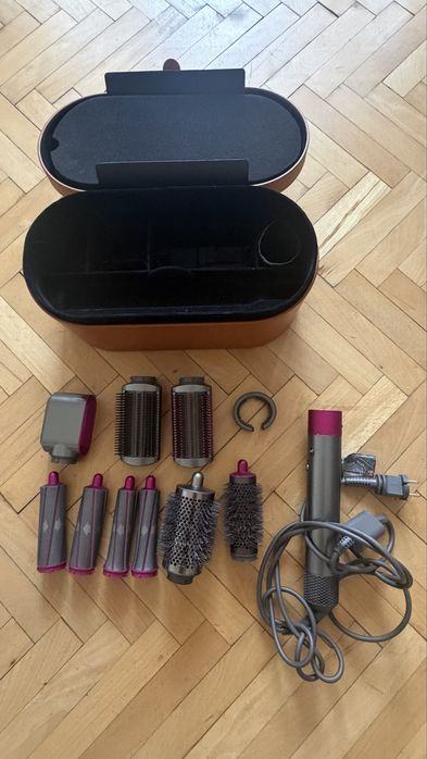 Perie de par Dyson