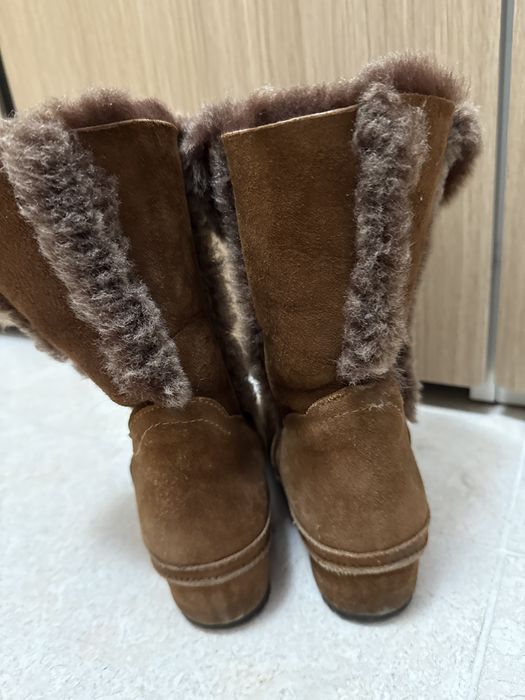 Продам зимние сапоги девушкам