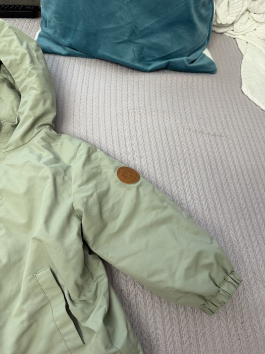 Продам куртку детскую