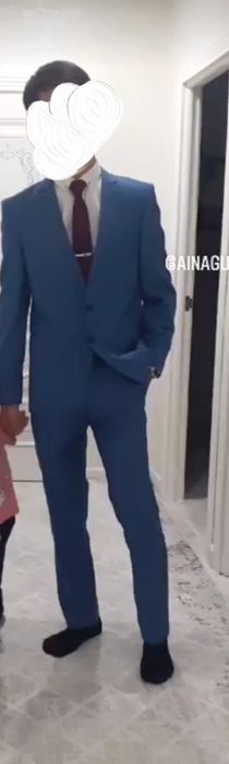 Продается комплект костюм