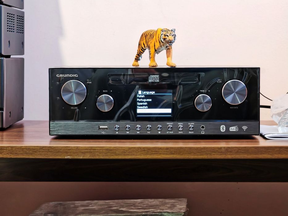 Grundig CMS-5000 Dab/Dab+/BT/ Internet. Venit din altă galaxie. Nou !