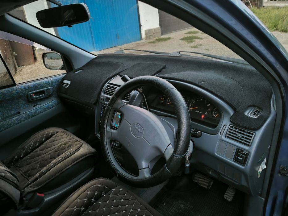 Продам семейную машину