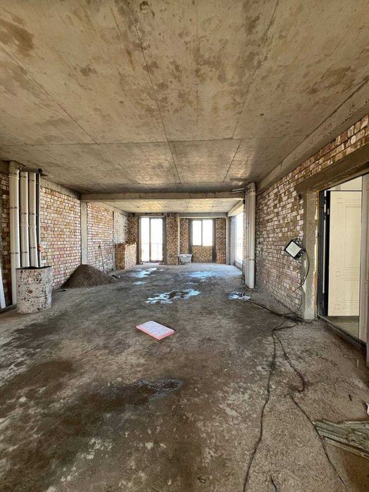 Срочно Продаётся 3х-ком на ул. Сагбон, ЖК. Нурафшон Сарой. 80м/кв