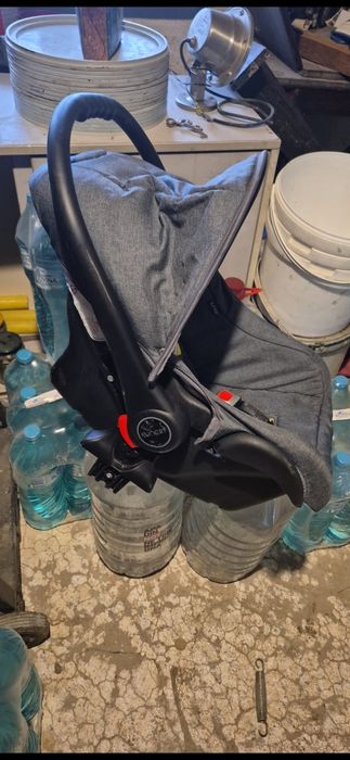 Vând carucior gemeni