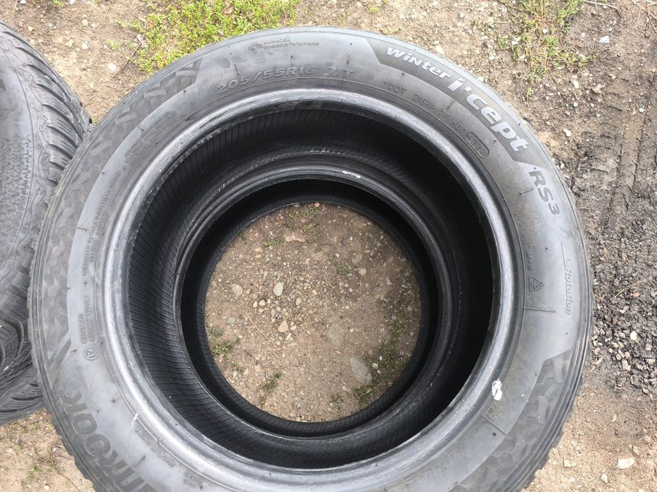 Vând cauciucuri  205 55 16 hankook rs3 din 2022 și roata rezerva 195 65 15 continental